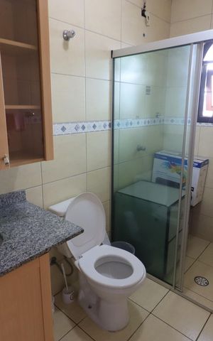 Casa à venda com 219m², 4 quartos e 4 vagasBanheiro da Suíte 2