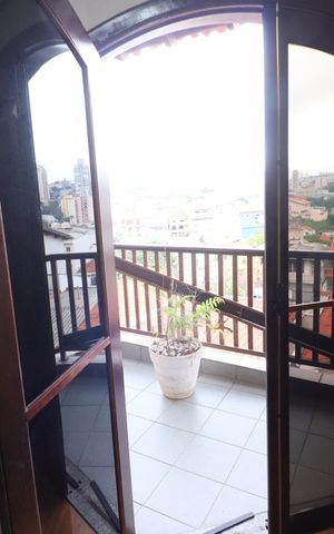 Casa à venda com 219m², 4 quartos e 4 vagasSuíte 2