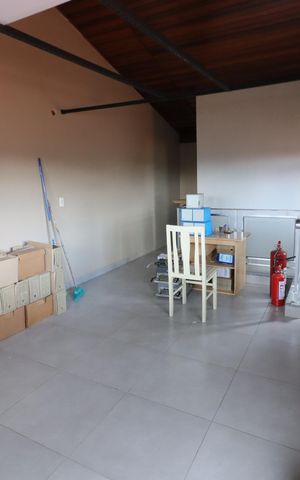 Casa à venda com 219m², 4 quartos e 4 vagasSuíte 3