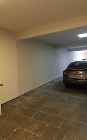 Casa à venda com 219m², 4 quartos e 4 vagasGaragem