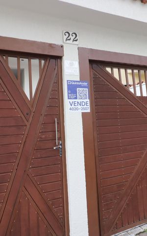 Casa à venda com 219m², 4 quartos e 4 vagasFachada