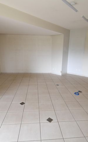 Casa de condomínio à venda com 431m², 4 quartos e 2 vagasSala 2