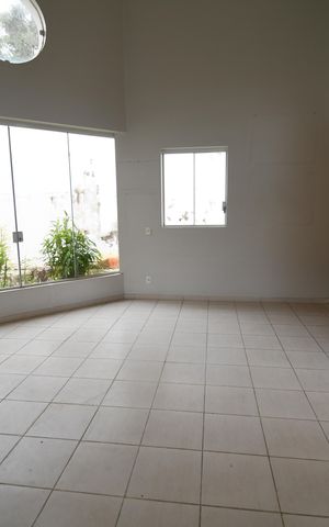 Casa de condomínio à venda com 431m², 4 quartos e 2 vagasSala