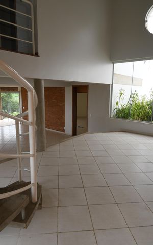 Casa de condomínio à venda com 431m², 4 quartos e 2 vagasSala