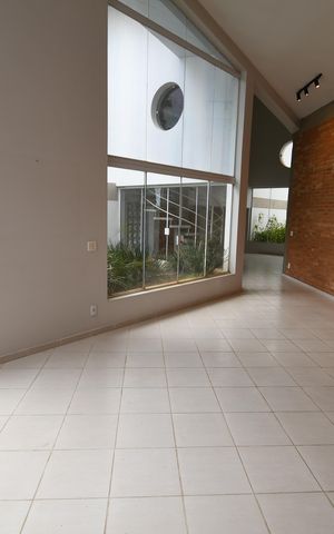 Casa de condomínio à venda com 431m², 4 quartos e 2 vagasSala