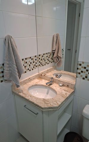 Apartamento à venda com 56m², 2 quartos e 1 vaga Apartamento à venda com 56m², 2 quartos e 1 vagaBanheiro