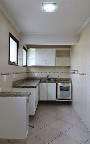 Apartamento à venda com 160m², 3 quartos e 3 vagasCozinha - Armários