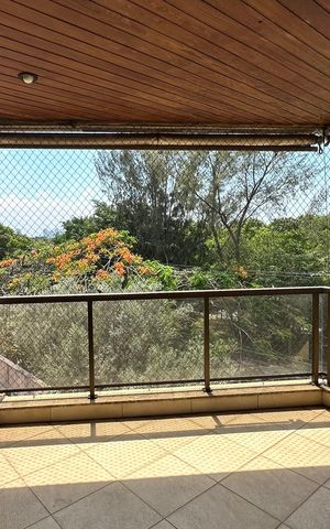 Apartamento à venda com 198m², 3 quartos e 3 vagas Apartamento à venda com 198m², 3 quartos e 3 vagasVaranda