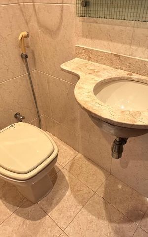 Apartamento à venda com 198m², 3 quartos e 3 vagas Apartamento à venda com 198m², 3 quartos e 3 vagasLavabo