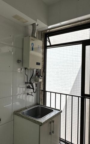 Apartamento à venda com 198m², 3 quartos e 3 vagas Apartamento à venda com 198m², 3 quartos e 3 vagasÁrea de Serviço