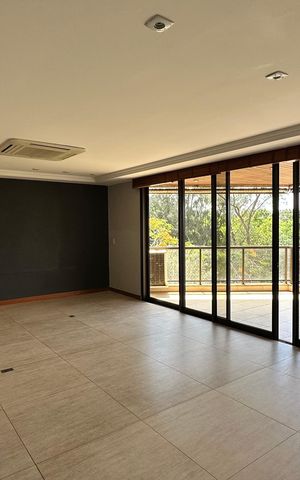 Apartamento à venda com 198m², 3 quartos e 3 vagas Apartamento à venda com 198m², 3 quartos e 3 vagasSala
