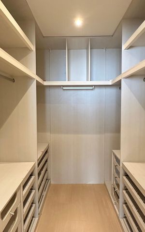 Apartamento à venda com 198m², 3 quartos e 3 vagas Apartamento à venda com 198m², 3 quartos e 3 vagasCloset do quarto 3