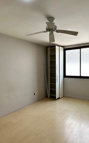 Apartamento à venda com 198m², 3 quartos e 3 vagas Apartamento à venda com 198m², 3 quartos e 3 vagasQuarto 2