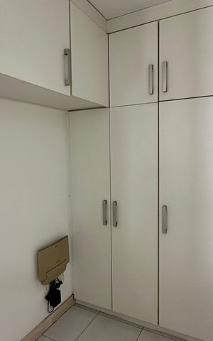Apartamento à venda com 198m², 3 quartos e 3 vagas Apartamento à venda com 198m², 3 quartos e 3 vagasQuarto de Serviço