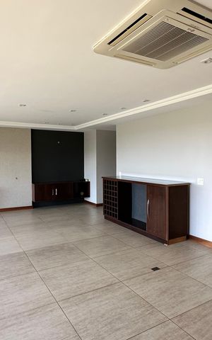 Apartamento à venda com 198m², 3 quartos e 3 vagas Apartamento à venda com 198m², 3 quartos e 3 vagasSala