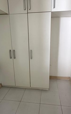 Apartamento à venda com 198m², 3 quartos e 3 vagas Apartamento à venda com 198m², 3 quartos e 3 vagasQuarto de Serviço