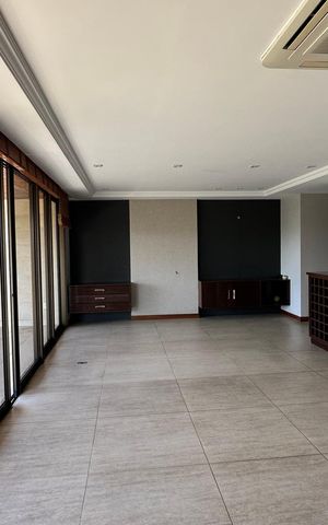 Apartamento à venda com 198m², 3 quartos e 3 vagas Apartamento à venda com 198m², 3 quartos e 3 vagasSala