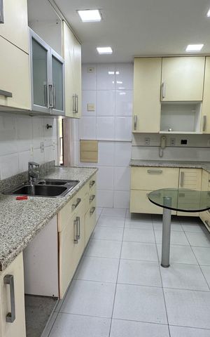 Apartamento à venda com 198m², 3 quartos e 3 vagas Apartamento à venda com 198m², 3 quartos e 3 vagasCozinha
