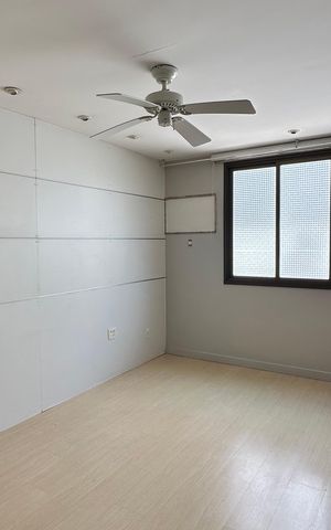 Apartamento à venda com 198m², 3 quartos e 3 vagas Apartamento à venda com 198m², 3 quartos e 3 vagasQuarto 3