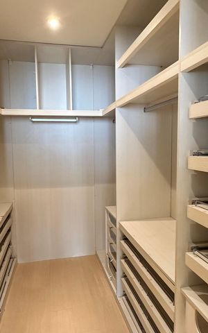 Apartamento à venda com 198m², 3 quartos e 3 vagas Apartamento à venda com 198m², 3 quartos e 3 vagasCloset do quarto 3