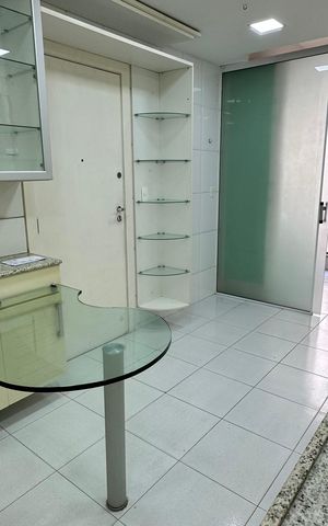 Apartamento à venda com 198m², 3 quartos e 3 vagas Apartamento à venda com 198m², 3 quartos e 3 vagasCozinha