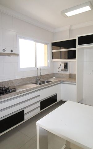 Apartamento para alugar com 156m², 3 quartos e 3 vagasCozinha