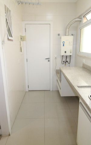 Apartamento para alugar com 156m², 3 quartos e 3 vagasÁrea de Serviço