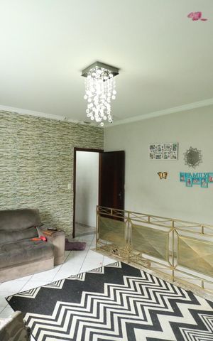 Casa à venda com 196m², 3 quartos e 3 vagas Casa à venda com 196m², 3 quartos e 3 vagasSala
