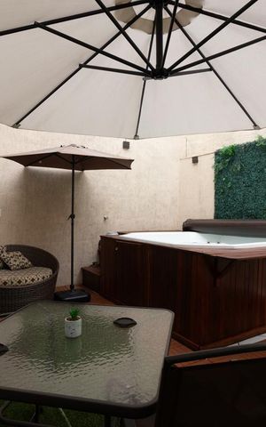 Casa à venda com 130m², 3 quartos e 2 vagas Casa à venda com 130m², 3 quartos e 2 vagasJacuzzi