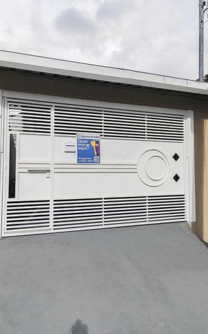 Casa para alugar com 125m², 2 quartos e 2 vagas Casa para alugar com 125m², 2 quartos e 2 vagasFachada