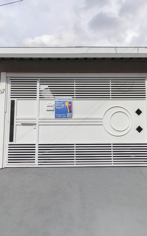 Casa para alugar com 125m², 2 quartos e 2 vagas Casa para alugar com 125m², 2 quartos e 2 vagasFachada