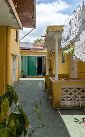 Casa à venda com 250m², 2 quartos e 2 vagasÁrea externa