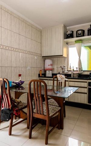 Casa à venda com 250m², 2 quartos e 2 vagasCozinha