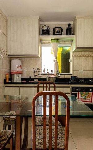 Casa à venda com 250m², 2 quartos e 2 vagasCozinha