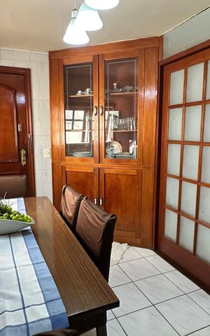 Apartamento à venda com 300m², 3 quartos e 2 vagas Apartamento à venda com 300m², 3 quartos e 2 vagasSala de Jantar