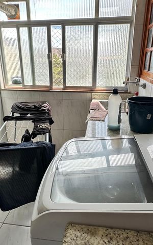 Apartamento à venda com 300m², 3 quartos e 2 vagas Apartamento à venda com 300m², 3 quartos e 2 vagasÁrea de Serviço