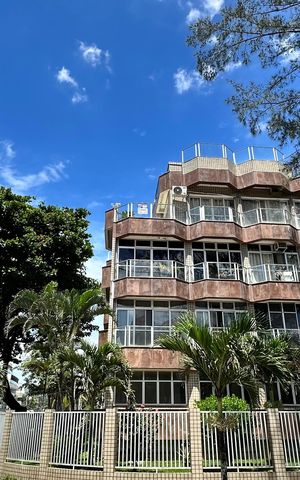 Apartamento à venda com 300m², 3 quartos e 2 vagas Apartamento à venda com 300m², 3 quartos e 2 vagasFachada