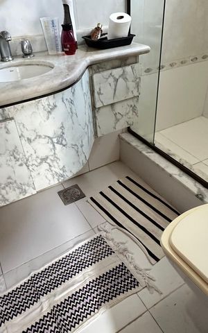 Apartamento à venda com 300m², 3 quartos e 2 vagas Apartamento à venda com 300m², 3 quartos e 2 vagasBanheiro do Quarto 3