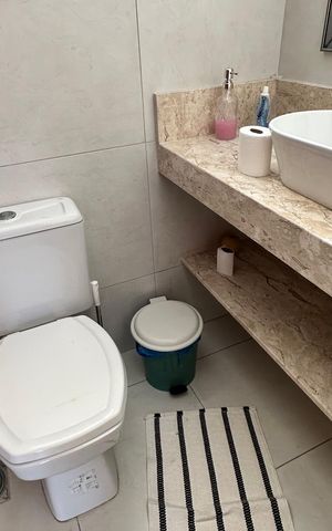 Apartamento à venda com 300m², 3 quartos e 2 vagas Apartamento à venda com 300m², 3 quartos e 2 vagasBanheiro