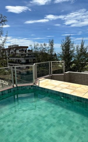 Apartamento à venda com 300m², 3 quartos e 2 vagas Apartamento à venda com 300m², 3 quartos e 2 vagasPiscina