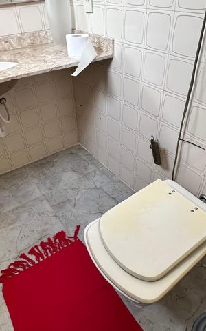 Apartamento à venda com 300m², 3 quartos e 2 vagas Apartamento à venda com 300m², 3 quartos e 2 vagasLavabo