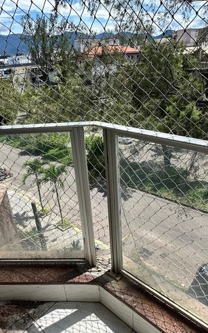 Apartamento à venda com 300m², 3 quartos e 2 vagas Apartamento à venda com 300m², 3 quartos e 2 vagasVaranda do quarto 2