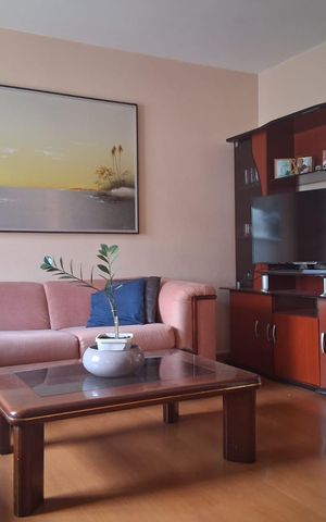 Casa à venda com 135m², 3 quartos e 2 vagasSala