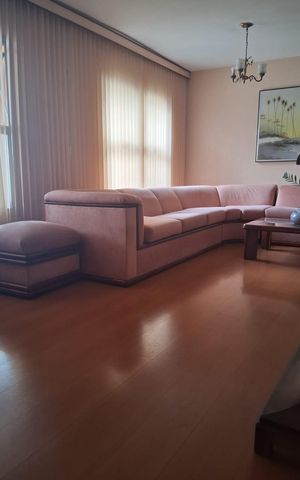 Casa à venda com 135m², 3 quartos e 2 vagasSala