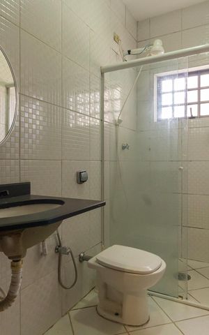 Casa para alugar com 270m², 4 quartos e 4 vagas Casa para alugar com 270m², 4 quartos e 4 vagasBanheiro da Suíte 2