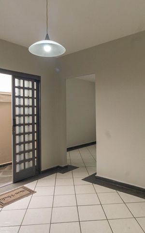 Casa para alugar com 270m², 4 quartos e 4 vagas Casa para alugar com 270m², 4 quartos e 4 vagasSala