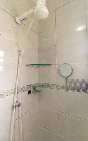Casa para alugar com 270m², 4 quartos e 4 vagas Casa para alugar com 270m², 4 quartos e 4 vagasBanheiro da Suíte 1