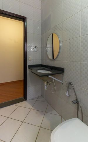 Casa para alugar com 270m², 4 quartos e 4 vagas Casa para alugar com 270m², 4 quartos e 4 vagasBanheiro da Suíte 2