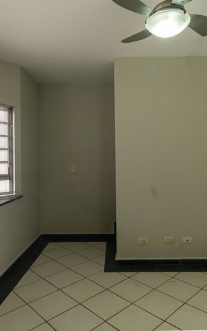 Casa para alugar com 270m², 4 quartos e 4 vagas Casa para alugar com 270m², 4 quartos e 4 vagasSala