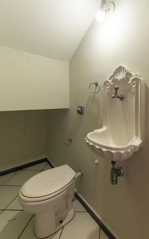 Casa para alugar com 270m², 4 quartos e 4 vagas Casa para alugar com 270m², 4 quartos e 4 vagasLavabo